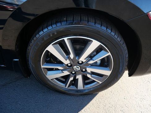 Used 2021 Nissan Versa SV image 32