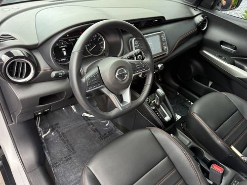 Certified 2020 Nissan Kicks SR w/ SR Premium Package FWD image 14