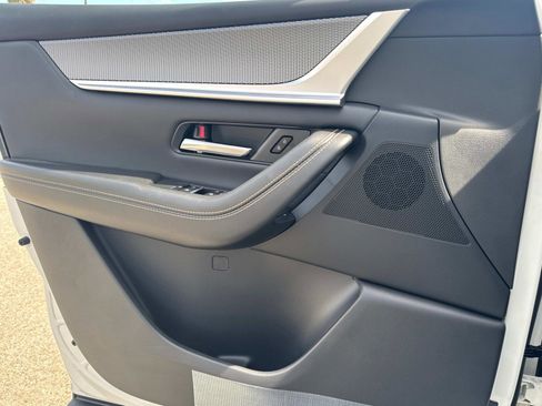 New 2025 MAZDA CX-70 Plug-In Hybrid w/ Premium Pkg image 18