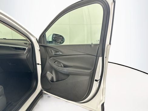 Used 2025 Buick Encore GX Preferred AWD/4WD image 30