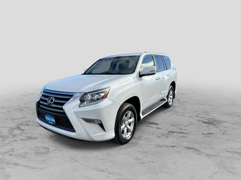 Used 2017 Lexus GX 460 w/ Navigation Package image 4