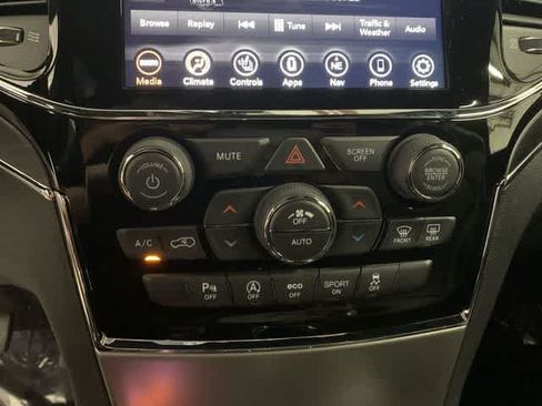 Used 2020 Jeep Grand Cherokee Limited AWD/4WD image 12