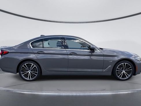 Used 2022 BMW 530e w/ Premium Package image 5
