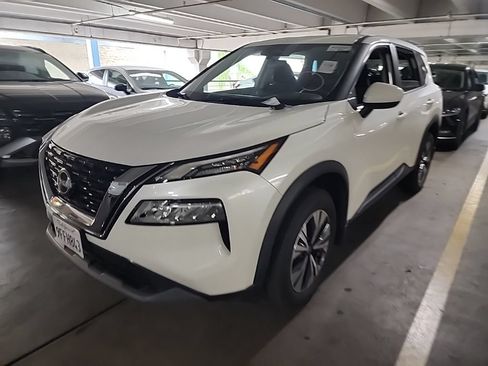 Used 2023 Nissan Rogue SV FWD image 5