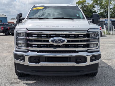 Used 2024 Ford F250 Lariat AWD/4WD image 9