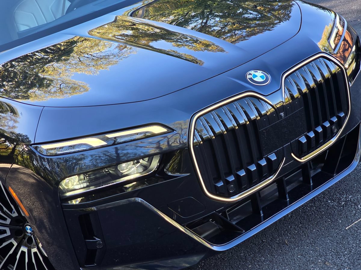 Used 2024 BMW 760i xDrive w/ Premium Package 2 AWD/4WD image 76
