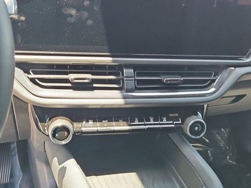 Used 2024 Chevrolet Equinox EV RS FWD image 17