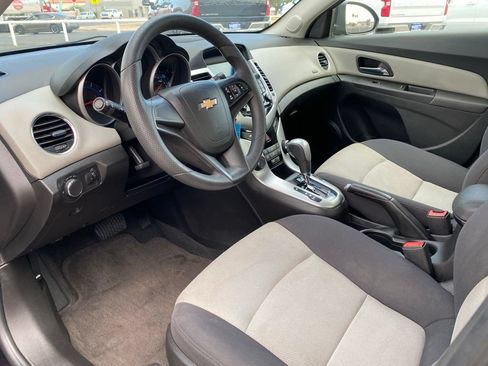 Used 2016 Chevrolet Cruze LS FWD image 13