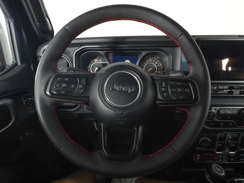 Used 2024 Jeep Wrangler Unlimited Rubicon w/ Technology Group image 16