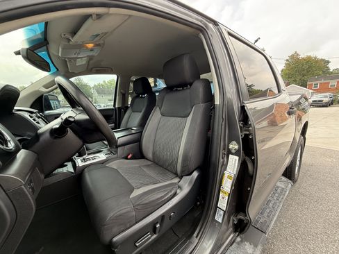 Used 2016 Toyota Tundra SR5 w/ SR5 Upgrade Package image 13