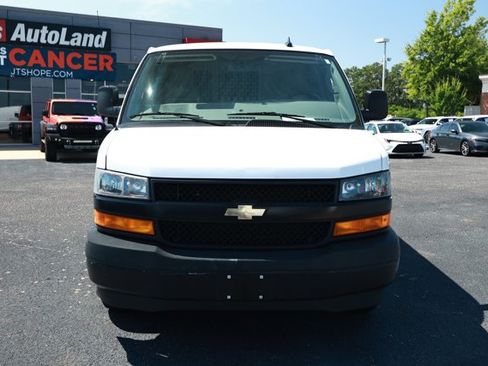 Used 2021 Chevrolet Express 2500 w/ Driver Convenience Package RWD image 2