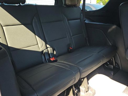 Used 2024 Chevrolet Tahoe Z71 w/ Luxury Package image 9