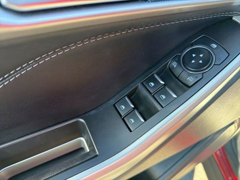 Used 2023 Ford Explorer XLT w/ Equipment Group 202A image 11