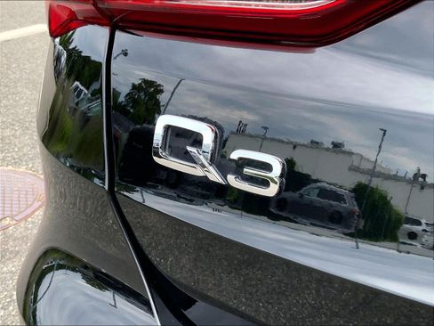 Certified 2023 Audi Q3 2.0T Premium w/ Convenience Package AWD/4WD image 7