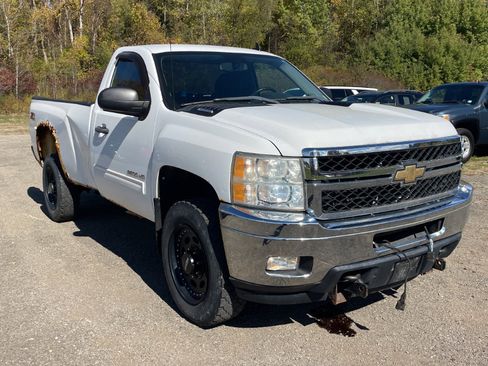 Used 2011 Chevrolet Silverado 2500 LT w/ Interior Plus Package image 2