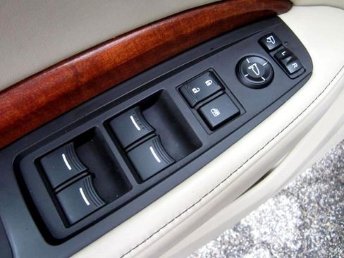 Used 2017 Acura MDX SH-AWD w/ Advance Package image 25