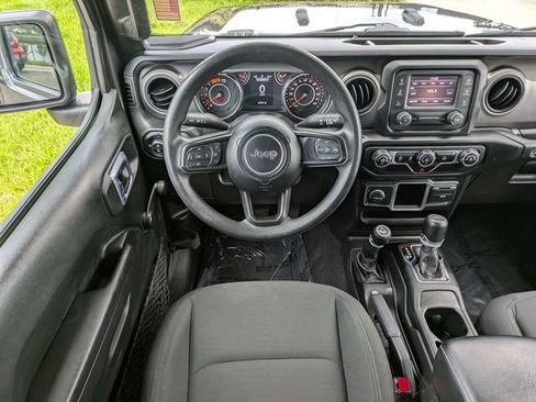 Used 2021 Jeep Gladiator Sport AWD/4WD image 16