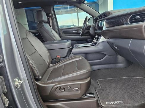 Used 2022 GMC Yukon XL Denali AWD/4WD image 10