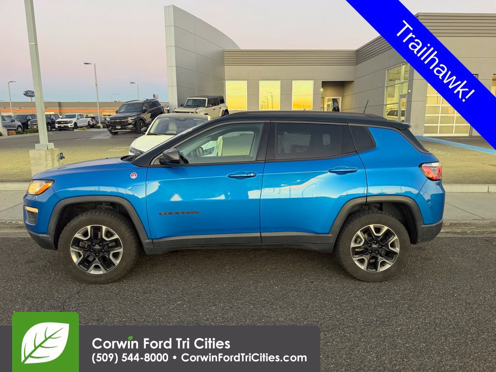 Used 2017 Jeep Compass Trailhawk w/ Safe & Security Group AWD/4WD image 4