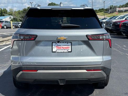 Used 2025 Chevrolet Equinox LT w/ Convenience Package II FWD image 4
