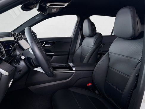 Certified 2026 Mercedes-Benz GLC 300 image 18