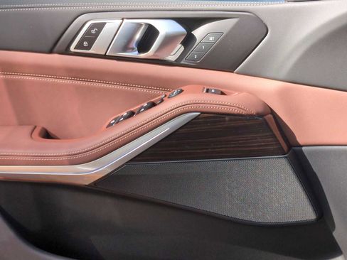 Certified 2024 BMW X5 xDrive40i w/ Parking Assistance Package image 32