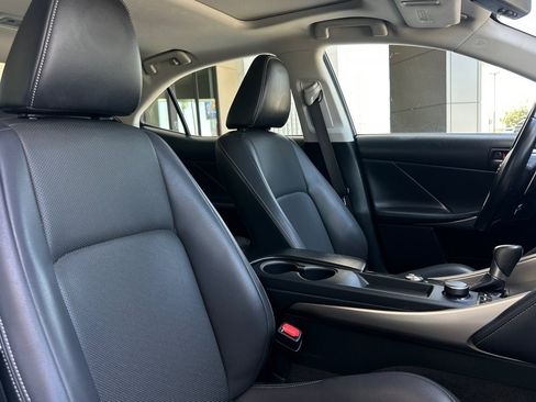 Used 2019 Lexus IS 300 RWD image 26
