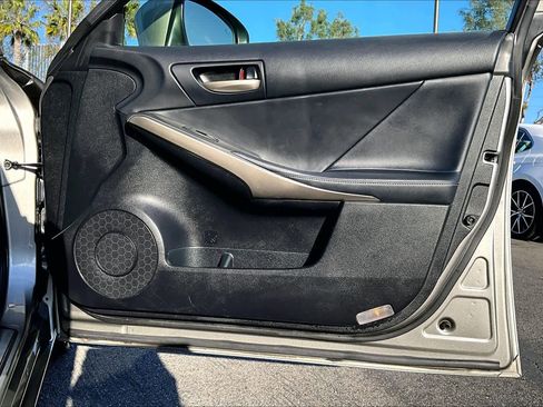 Used 2018 Lexus IS 300 image 21