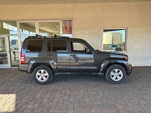 Used 2011 Jeep Liberty Sport AWD/4WD image 5