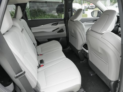 Certified 2026 INFINITI QX60 Luxe w/ Cargo Package FWD image 35