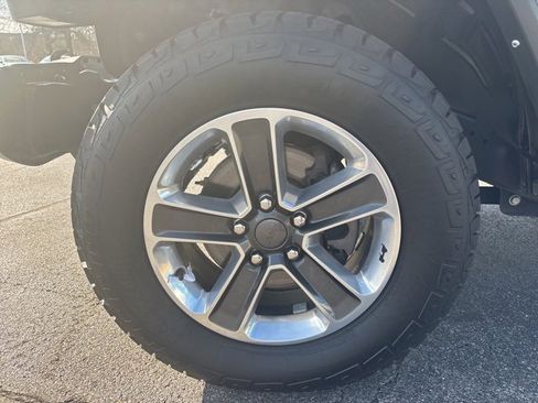 Used 2023 Jeep Wrangler Sahara image 18