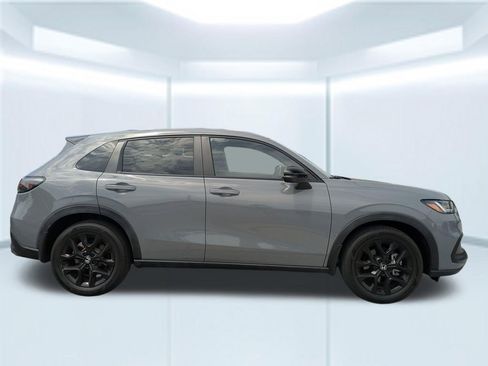 Used 2024 Honda HR-V Sport image 3