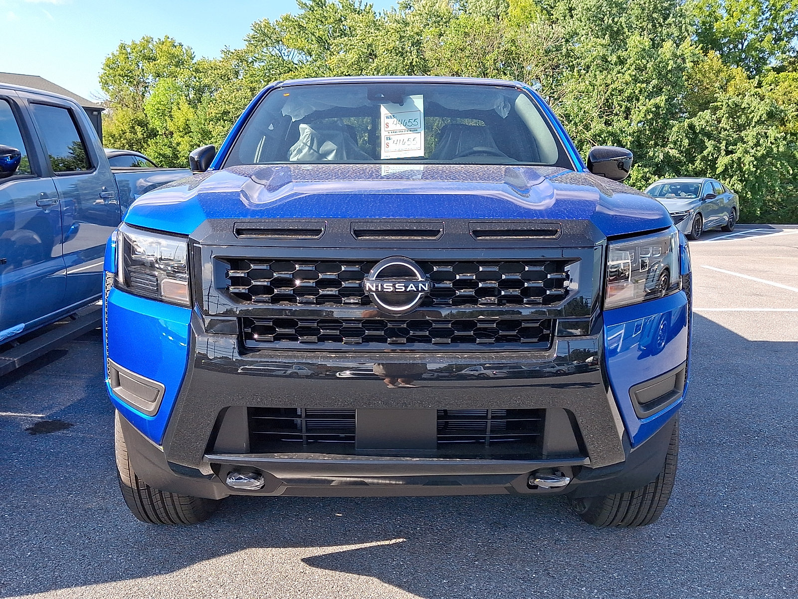 New 2027 Nissan Frontier SV w/ SV Convenience Package AWD/4WD image 2