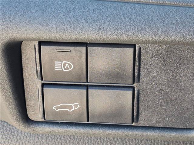 Used 2021 Toyota Highlander XLE FWD image 13