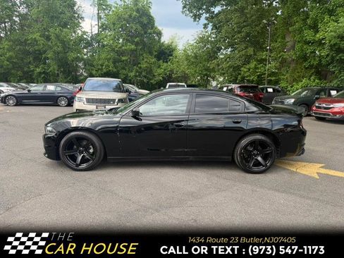 Used 2021 Dodge Charger SXT w/ Plus Group RWD image 2