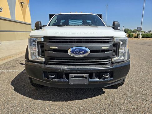 Used 2017 Ford F550 2WD Regular Cab Super Duty w/ Power Equipment Group image 4