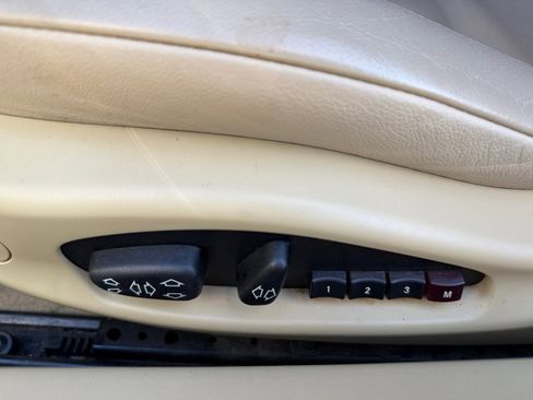 Used 2003 BMW Z4 2.5i image 14