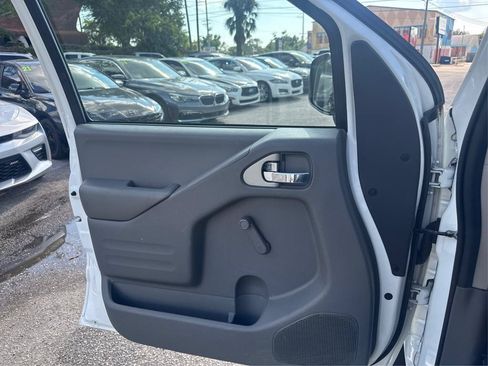 Used 2019 Nissan Frontier S AWD/4WD image 17
