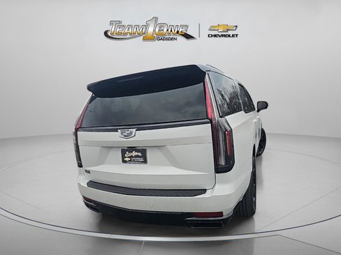 Used 2024 Cadillac Escalade ESV Sport Platinum w/ LPO, ONYX Package image 5