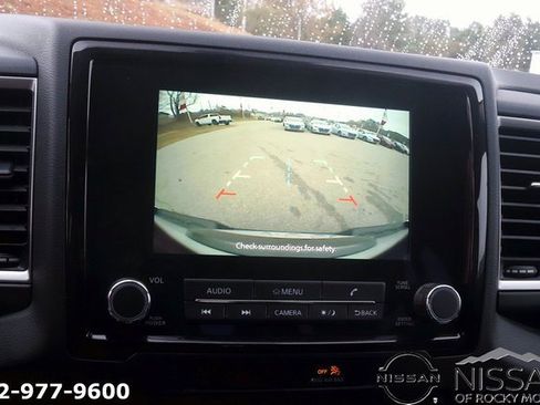 Used 2022 Nissan Frontier SV w/ Technology Package image 22