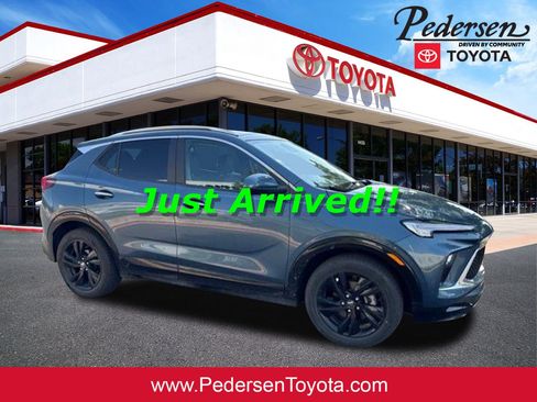 Used 2024 Buick Encore GX Sport Touring FWD image 1