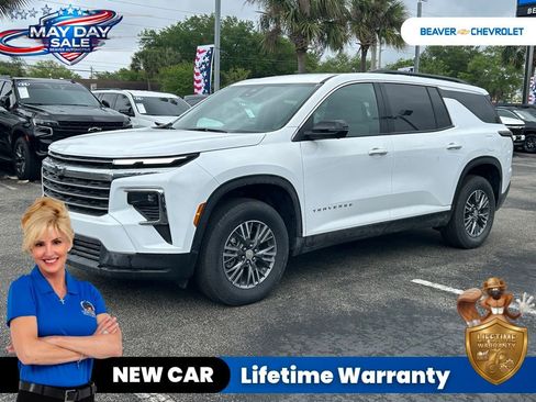 New 2025 Chevrolet Traverse LT w/ Driver Confidence Package AWD/4WD image 1