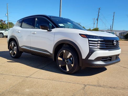 New 2026 Nissan Kicks SR w/ SR Premium Package image 6