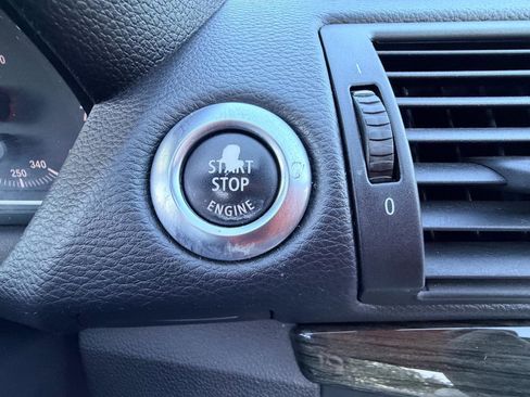 Used 2013 BMW 135i Convertible image 23