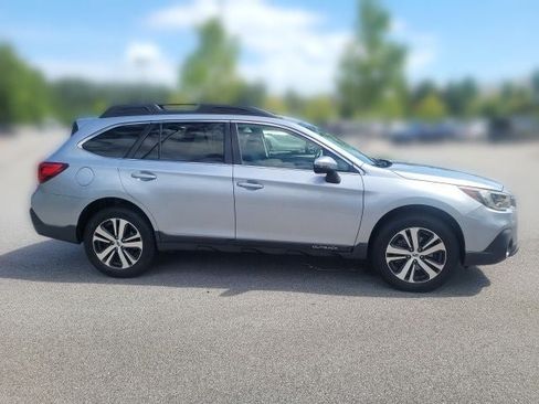 Used 2019 Subaru Outback 3.6R Limited AWD/4WD image 4