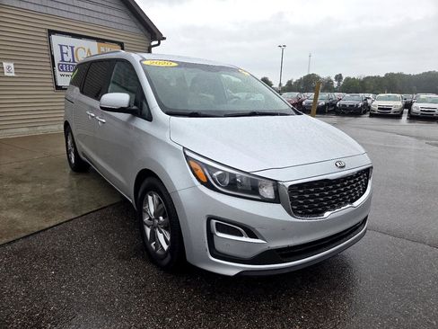 Used 2020 Kia Sedona EX image 3