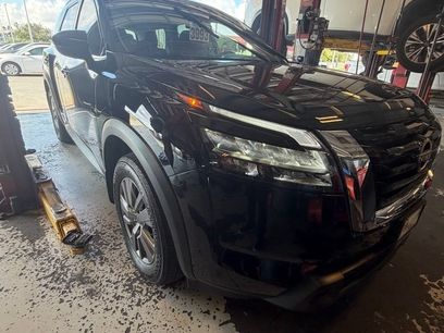 Used 2024 Nissan Pathfinder SV