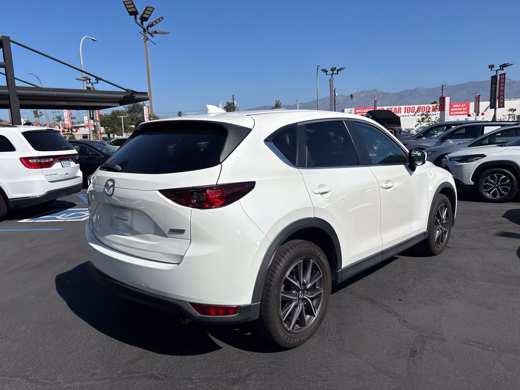 Used 2018 MAZDA CX-5 Touring w/ Preferred Equipment Package FWD image 4