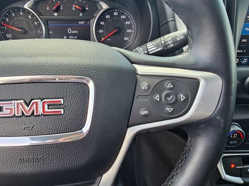 Used 2024 GMC Terrain SLT AWD/4WD image 18