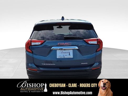 Used 2024 GMC Terrain SLE AWD/4WD image 11